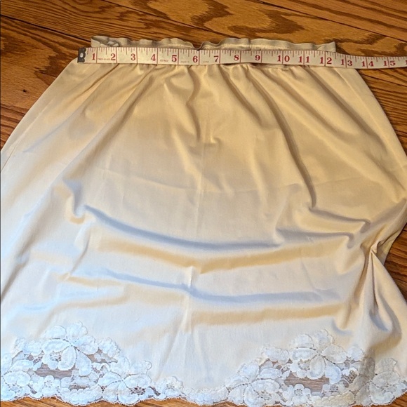Two Vintage Lace Cream Trim Half Slips - Formfit Rogers & Undercover Wear - Picture 7 of 16